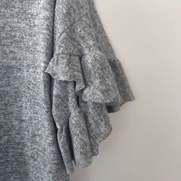 Ces Femme Grey Flutter Sleeve Detial Soft Top EUC - Picture 3 of 7